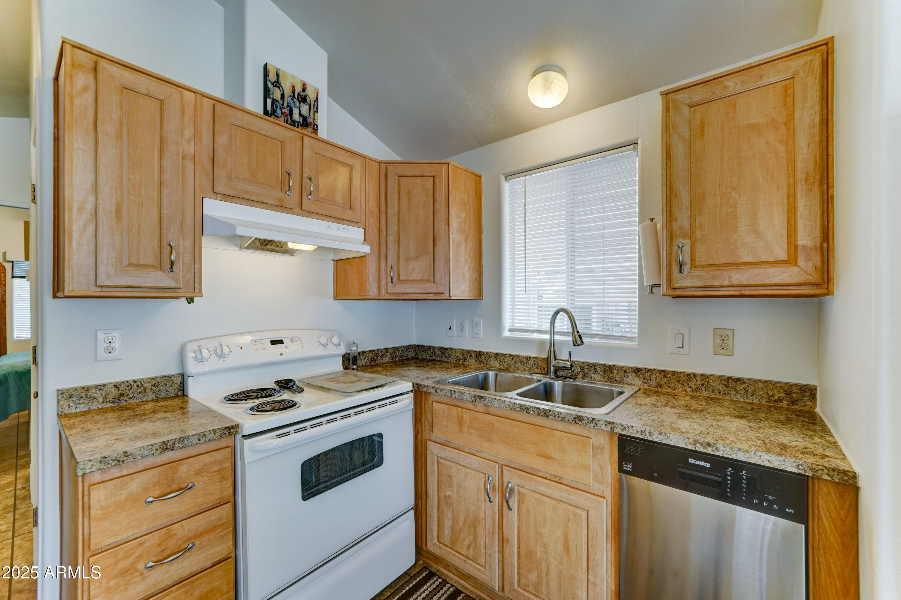 111 South Greenfield Road, Unit 244 Mesa, AZ 85206 - Photo 12 of 29 Great workspace