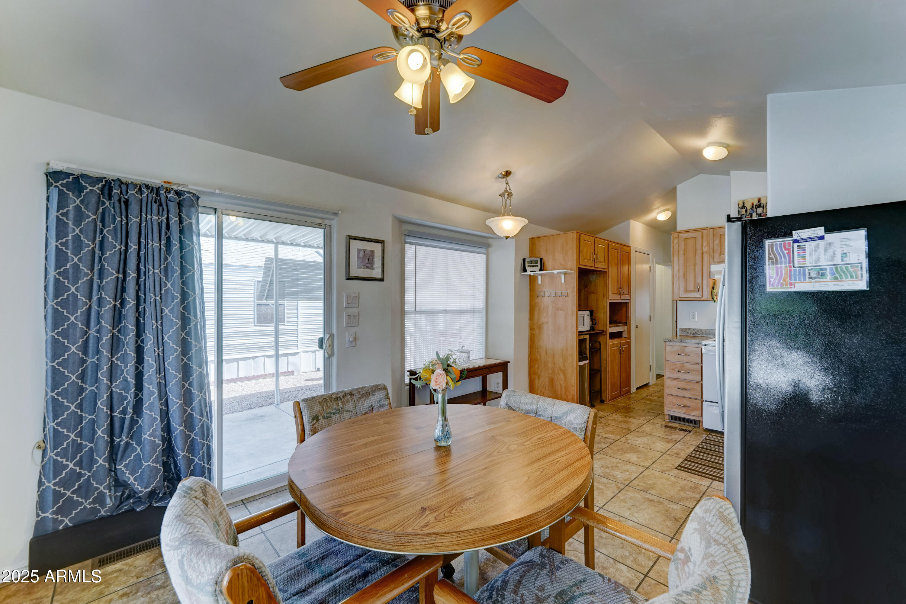 111 South Greenfield Road, Unit 244 Mesa, AZ 85206 - Photo 15 of 29 Cozy dine in kitchen