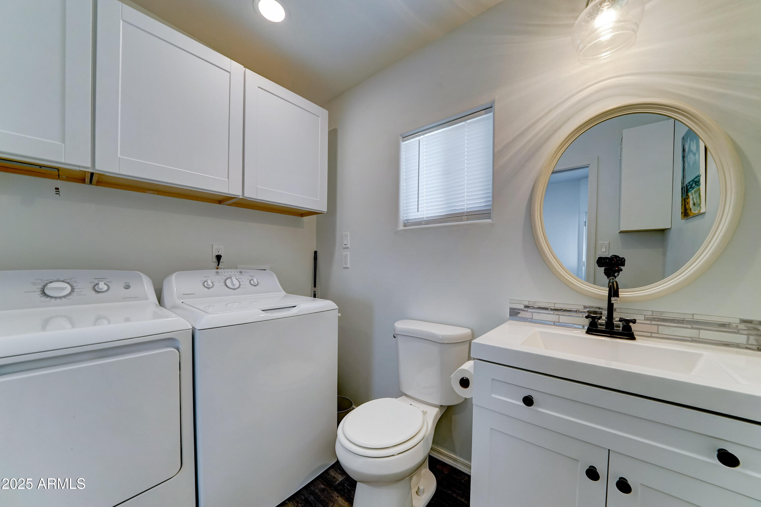 111 South Greenfield Road, Unit 244 Mesa, AZ 85206 - Photo 16 of 29 Laundry just off AZ room