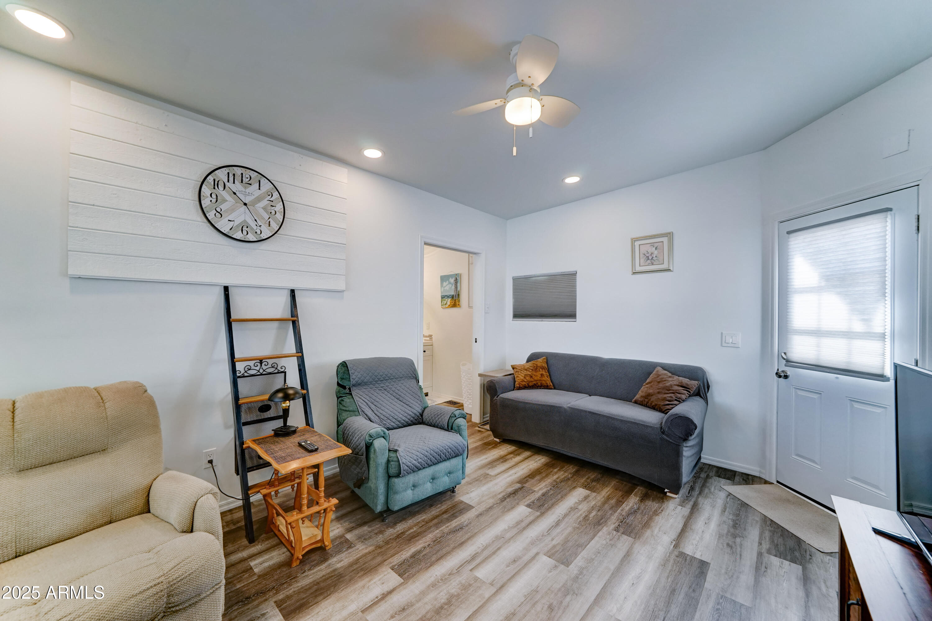 111 South Greenfield Road, Unit 244 Mesa, AZ 85206 - Photo 4 of 29 Queen sofa sleeper in AZ Room