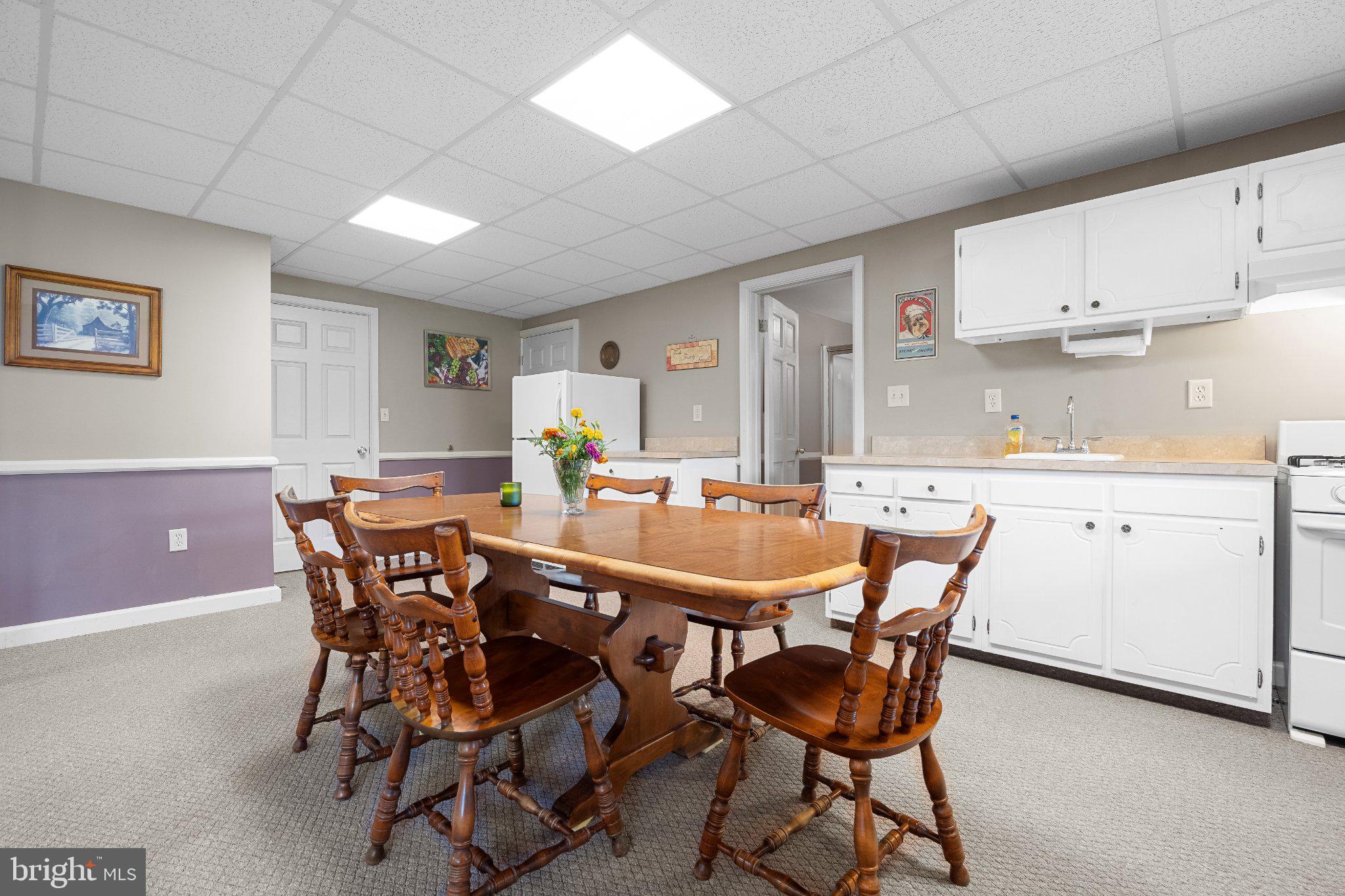 160 Congo-Niantic Road Barto, PA 19504 - Photo 60 of 84 Inviting dining space for gatherings.