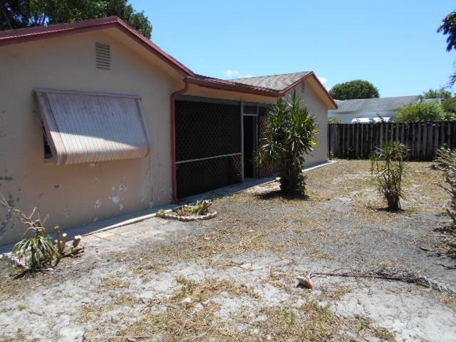 22651 Southwest 64th Way Boca Raton, FL 33428 - Photo 12 of 13 REAR