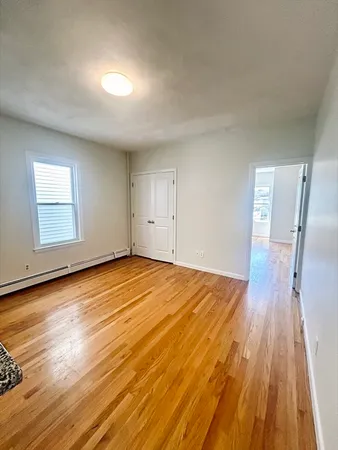 $2,100 | 8 Fair Street, Unit 4, Gloucester, MA 01930