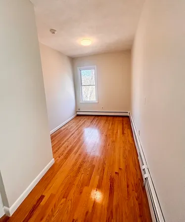 $2,100 | 8 Fair Street, Unit 4, Gloucester, MA 01930