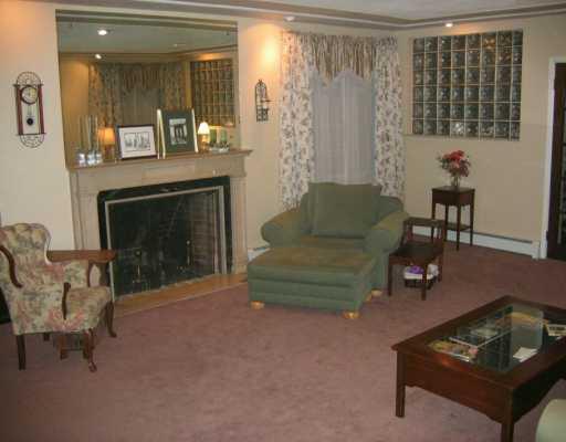 1084 Old Gate Road Blackridge, PA 15235 - Photo 2 of 8 Living Room.