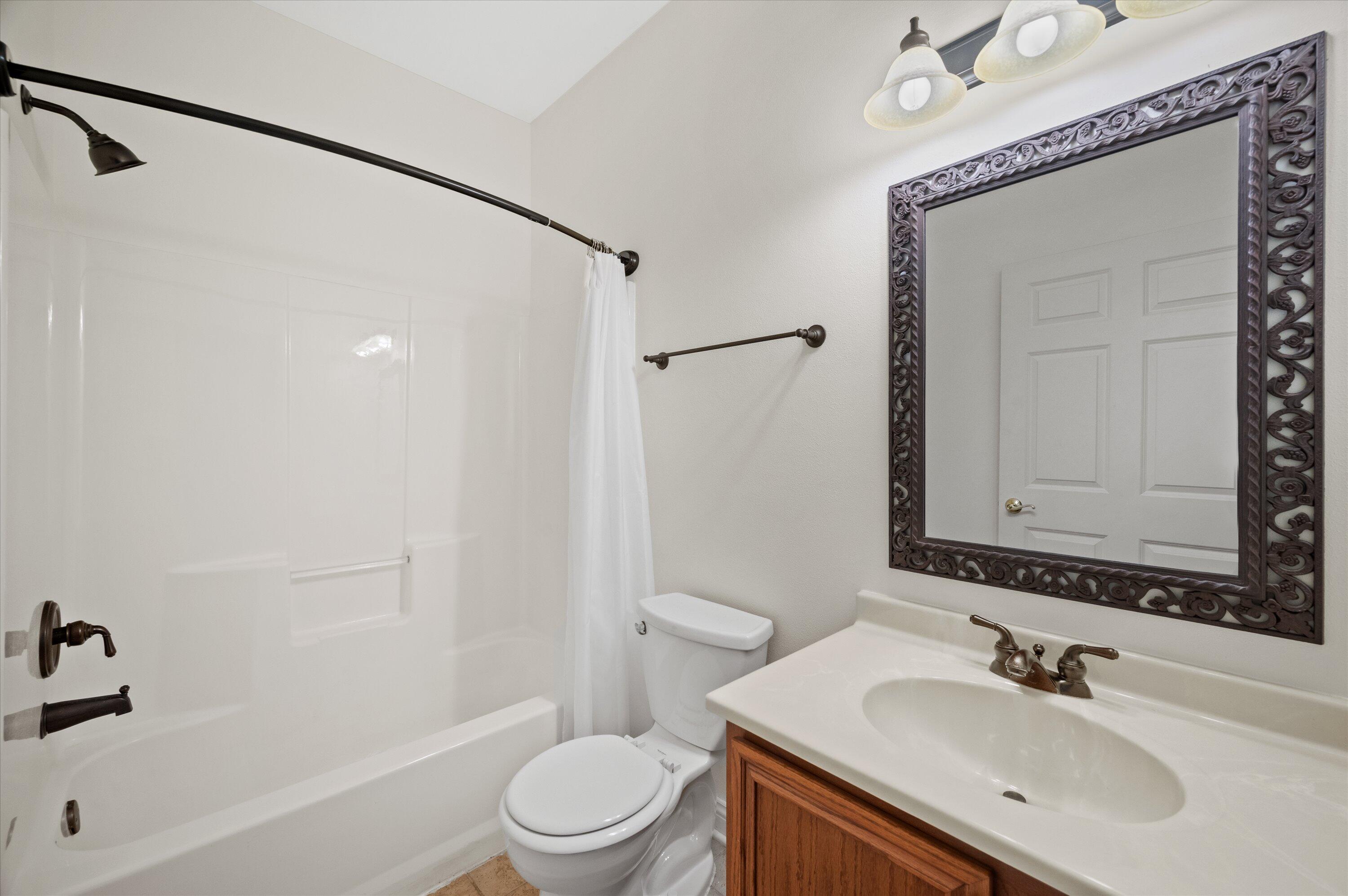 8614 South Stratford Road Oak Creek, WI 53154 - Photo 15 of 18 3-Z62_2175