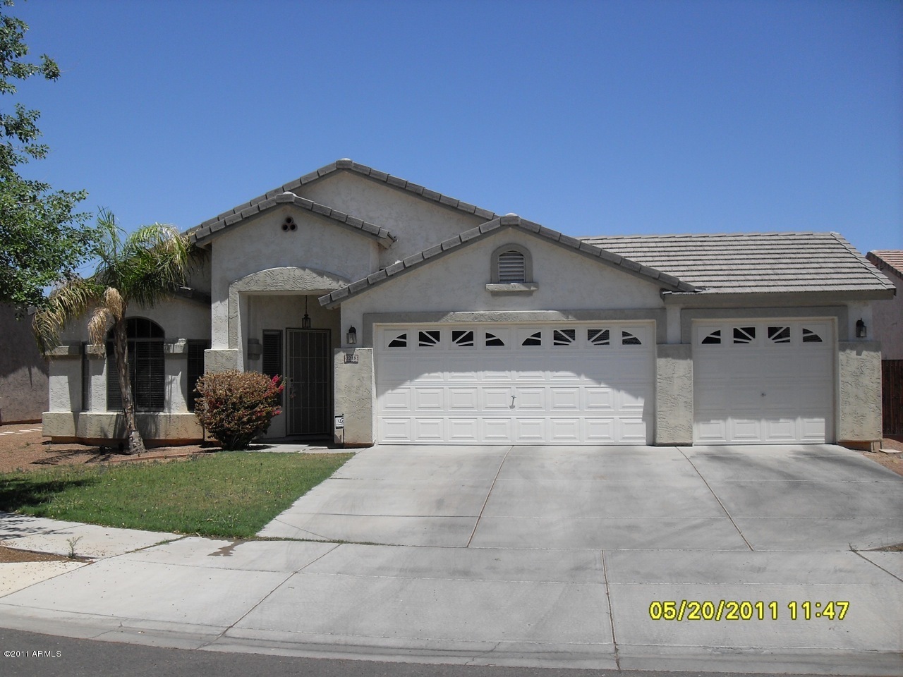 2218 West Carson Road Phoenix, AZ 85041 - Photo 1 of 12 11