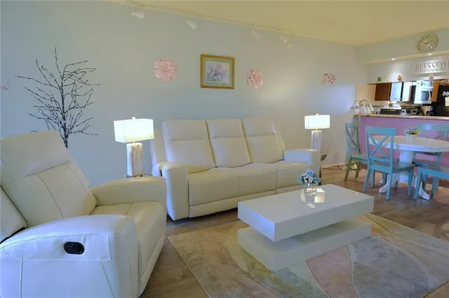 $119,000 | 1999 Kings Highway, Unit 16B, Punta Gorda, FL 33980