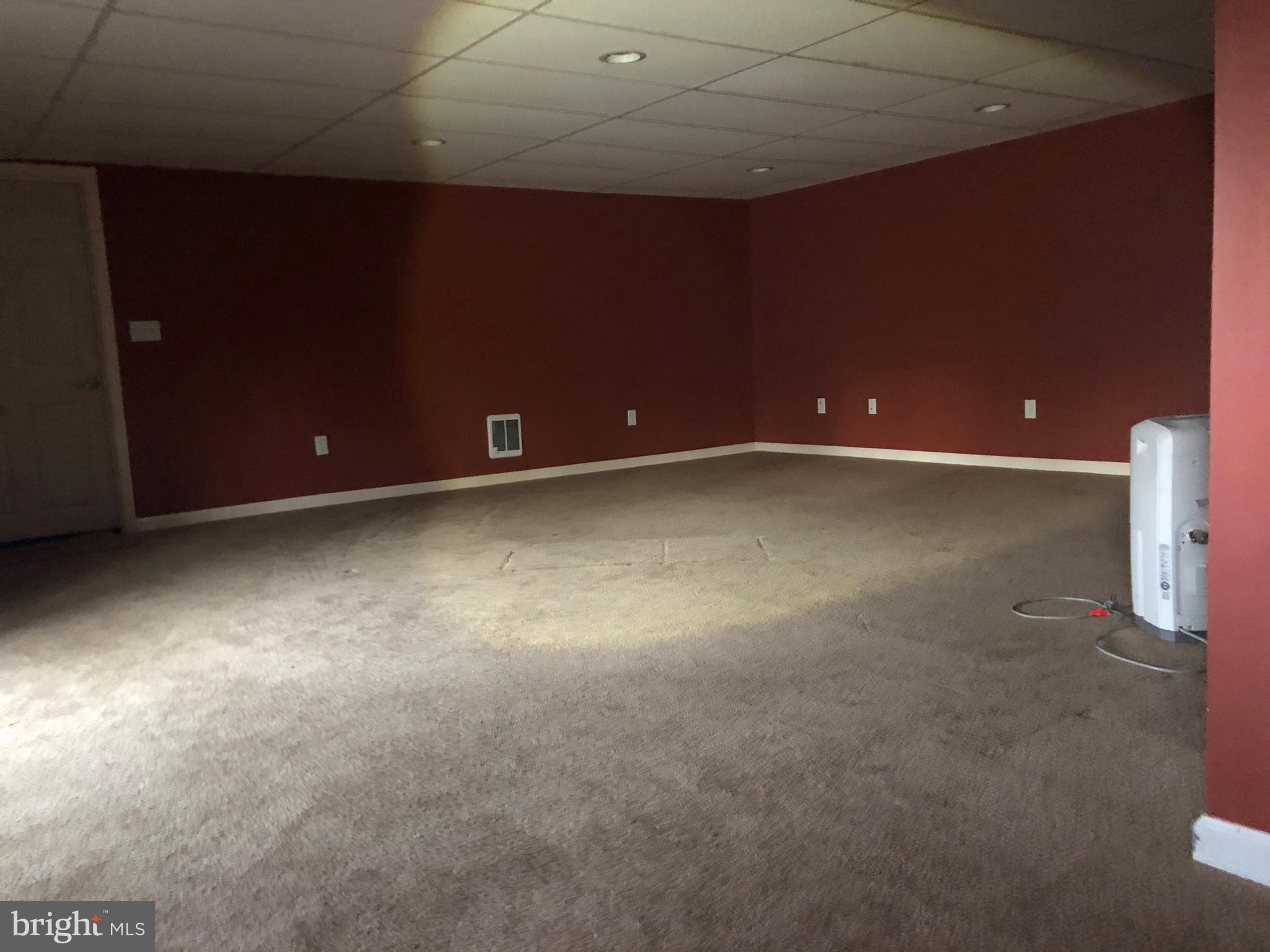 45 Taylor Road York, PA 17406 - Photo 9 of 17 Large Finished Basement