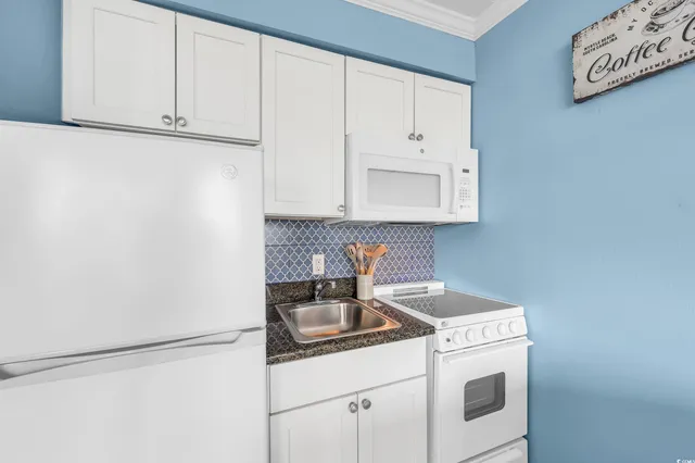 $172,000 | 6900 North Ocean Boulevard, Unit 707, Myrtle Beach, SC 29572