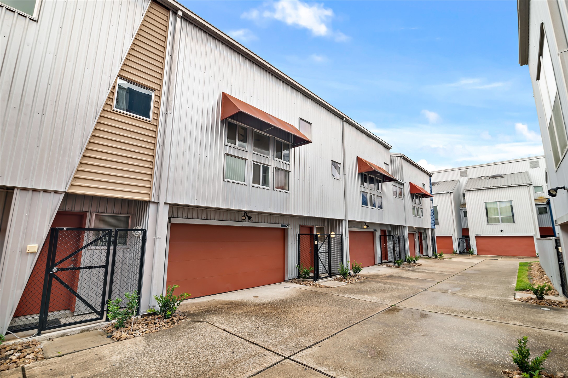 2605 Calumet Street, Unit 34 Houston, TX 77004 - Photo 3 of 37 a view of an entrance of the building