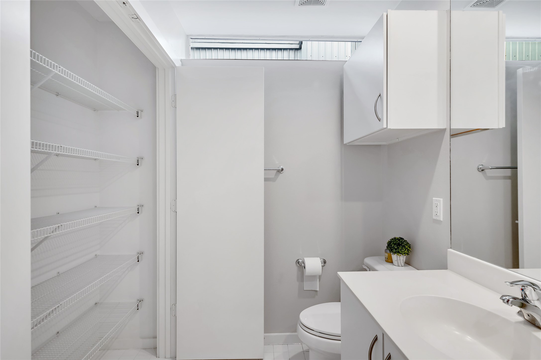 2605 Calumet Street, Unit 34 Houston, TX 77004 - Photo 34 of 37 a bathroom with a sink a toilet and shower