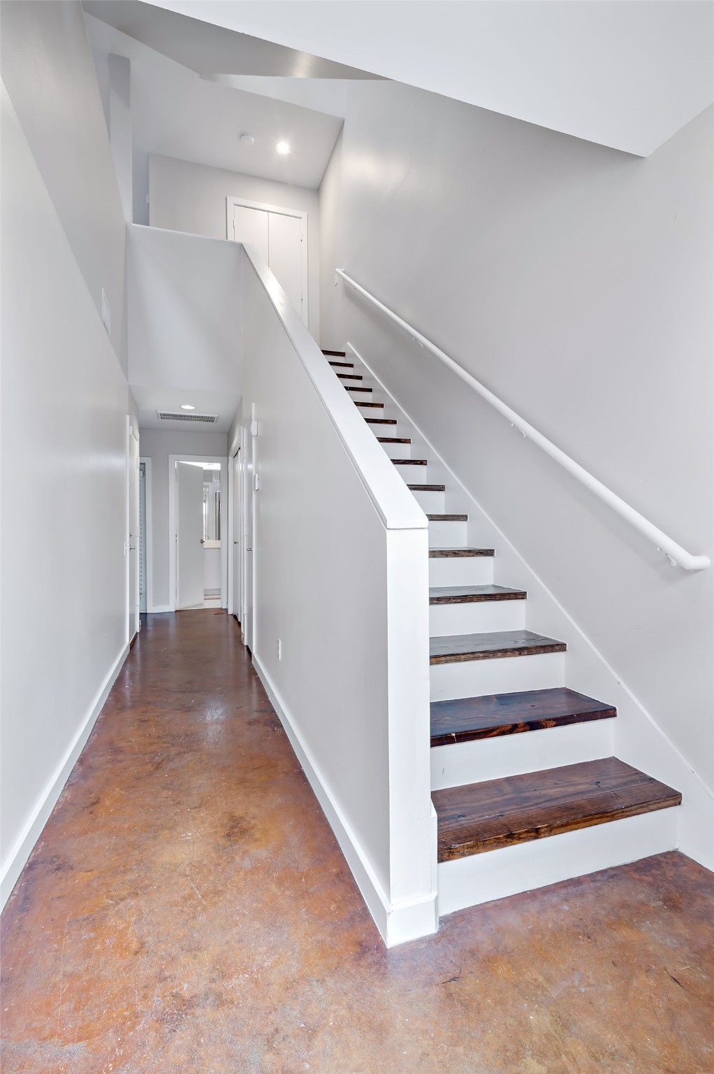 2605 Calumet Street, Unit 34 Houston, TX 77004 - Photo 7 of 37 a view of entryway
