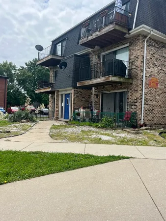 $1,650 | 7033 Mather Avenue, Unit 3B, Chicago Ridge, IL 60415