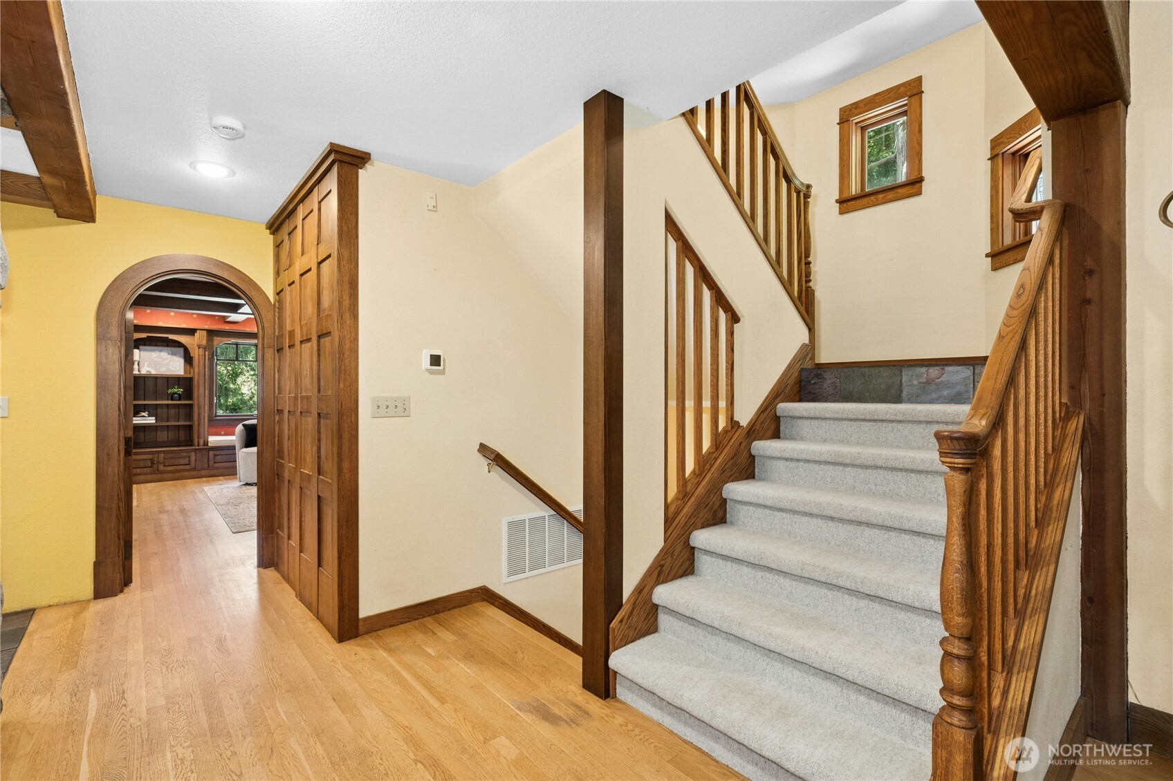 19027 Southeast May Valley Road Issaquah, WA 98027 - Photo 7 of 40