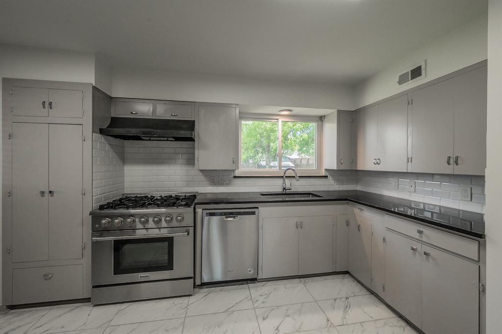 4411 Merrell Road Dallas, TX 75229 - Photo 6 of 20
