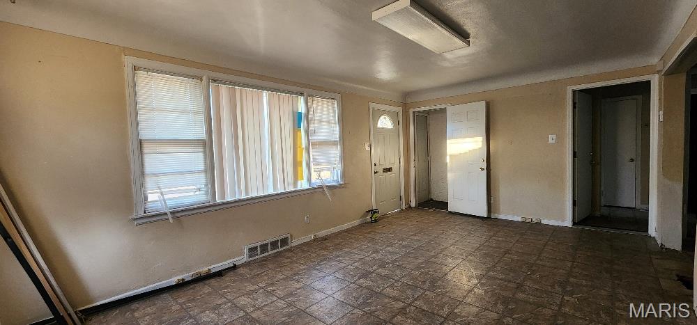 2350 Chambers Road St. Louis, MO 63136 - Photo 4 of 36