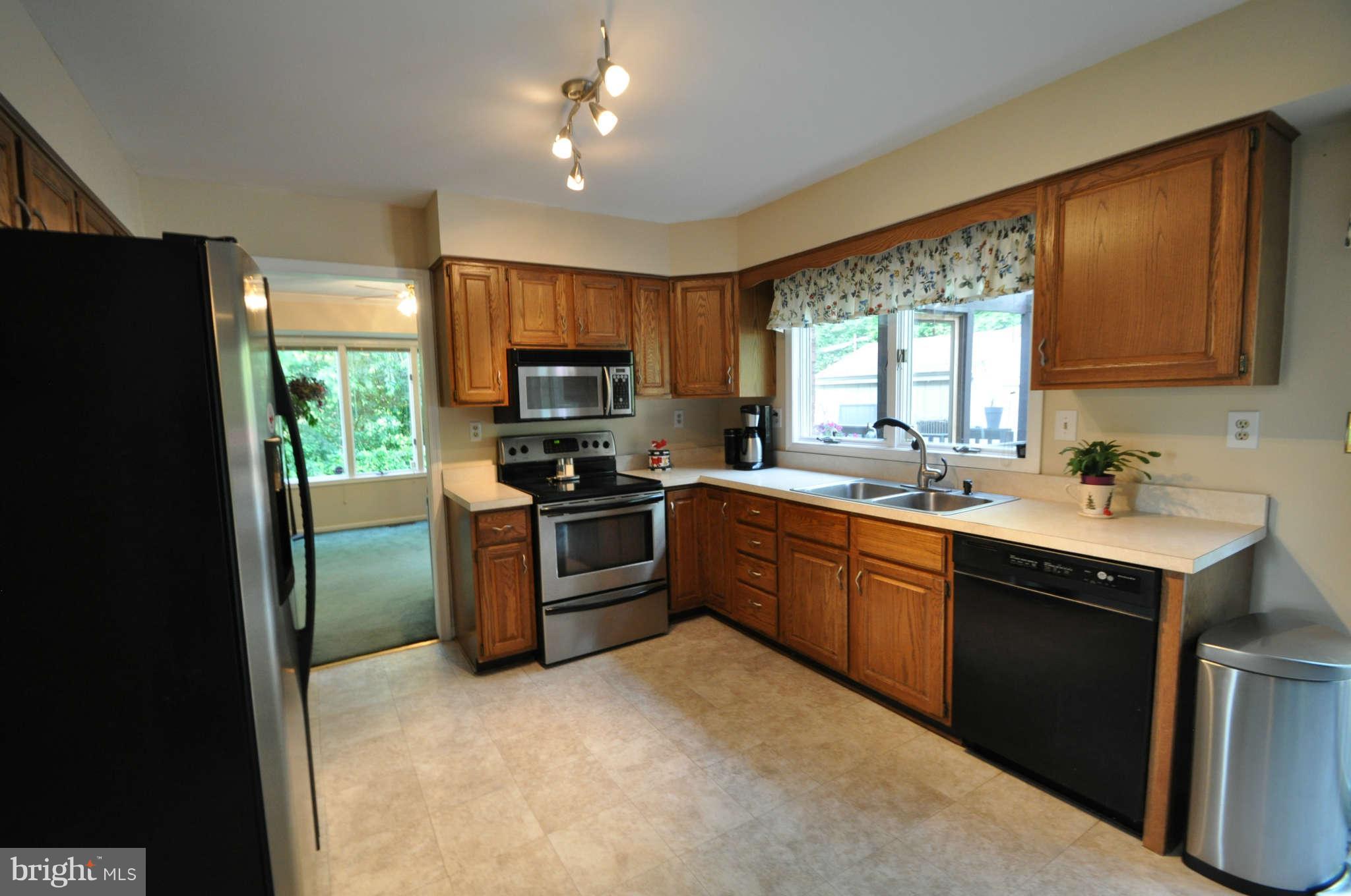 1131 Long Valley Road Westminster, MD 21158 - Photo 9 of 28 ROOMY KITCHEN FOR THE CHEF