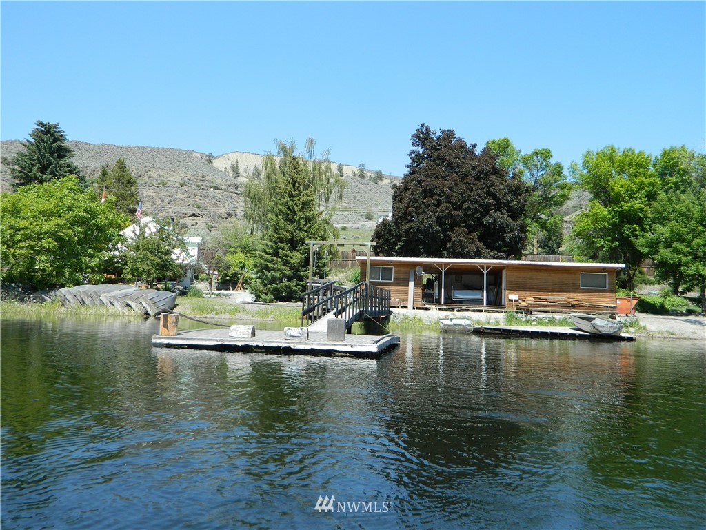 879 Loomis-Oroville Road Tonasket, WA 98855 - Photo 3 of 18 Gallery Image 3