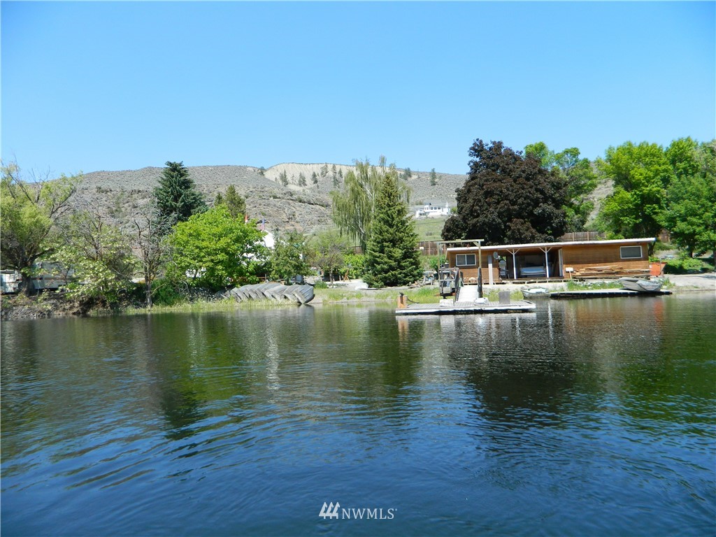 879 Loomis-Oroville Road Tonasket, WA 98855 - Photo 4 of 18 Gallery Image 4