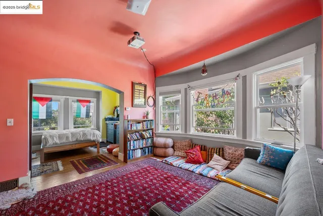 $1,299,000 | 462 Cavour Street, Oakland, CA 94618