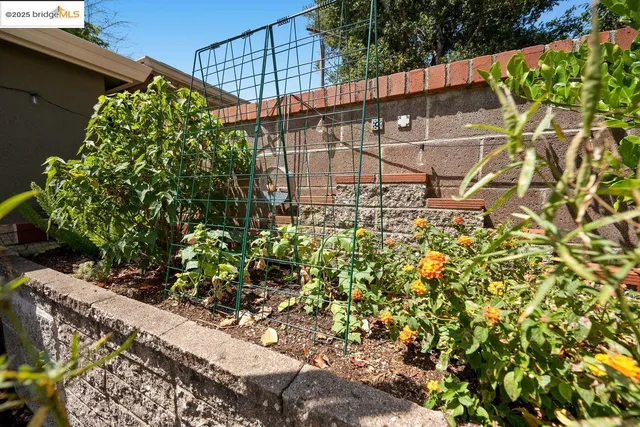 $1,299,000 | 462 Cavour Street, Oakland, CA 94618