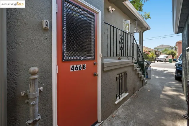 $1,299,000 | 462 Cavour Street, Oakland, CA 94618