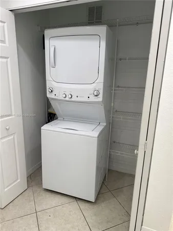 $2,795 | 324 Northeast 3rd Street, Unit D, Hallandale Beach, FL 33009