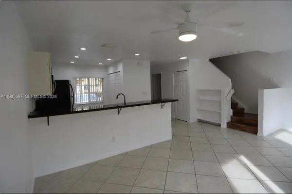 $2,795 | 324 Northeast 3rd Street, Unit D, Hallandale Beach, FL 33009