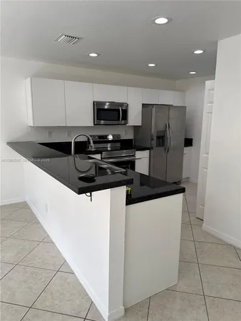 $2,795 | 324 Northeast 3rd Street, Unit D, Hallandale Beach, FL 33009