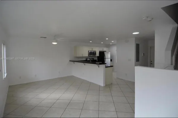 $2,795 | 324 Northeast 3rd Street, Unit D, Hallandale Beach, FL 33009