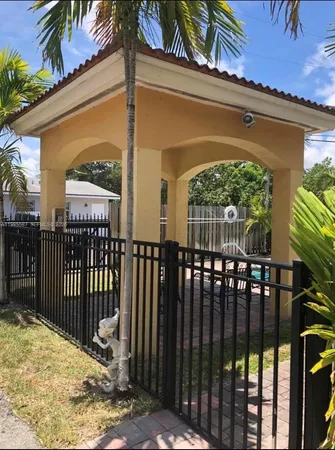 $2,795 | 324 Northeast 3rd Street, Unit D, Hallandale Beach, FL 33009