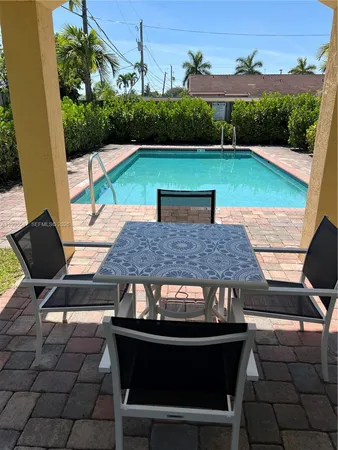 $2,795 | 324 Northeast 3rd Street, Unit D, Hallandale Beach, FL 33009