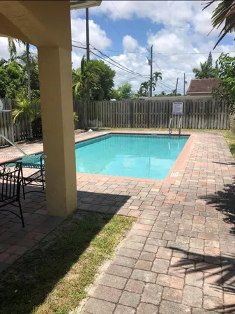 $2,795 | 324 Northeast 3rd Street, Unit D, Hallandale Beach, FL 33009