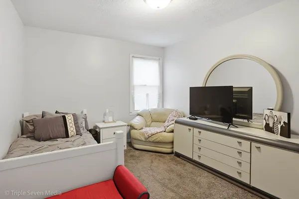 $349,900 | 14439 Lawndale Avenue, Midlothian, IL 60445