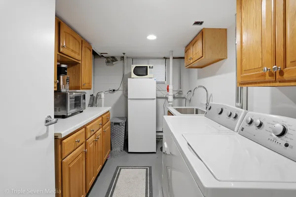 $349,900 | 14439 Lawndale Avenue, Midlothian, IL 60445