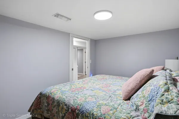 $349,900 | 14439 Lawndale Avenue, Midlothian, IL 60445