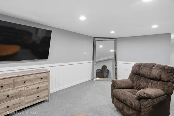 $349,900 | 14439 Lawndale Avenue, Midlothian, IL 60445