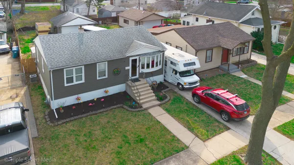 $349,900 | 14439 Lawndale Avenue, Midlothian, IL 60445