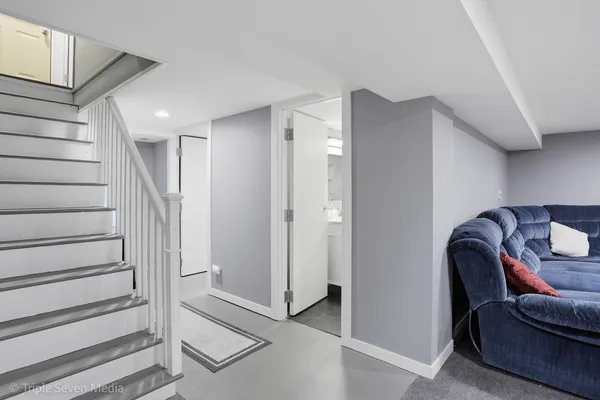 $349,900 | 14439 Lawndale Avenue, Midlothian, IL 60445