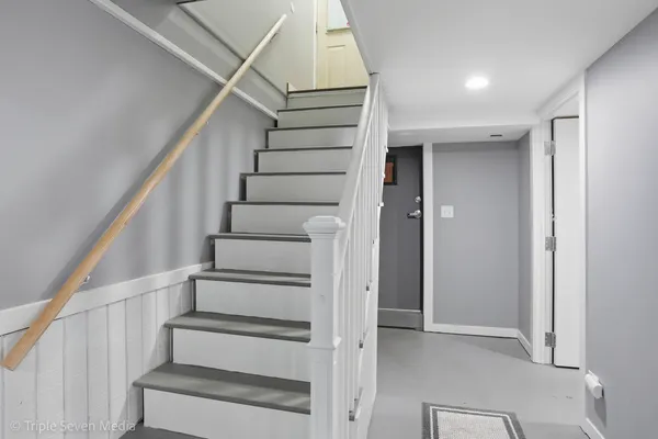 $349,900 | 14439 Lawndale Avenue, Midlothian, IL 60445