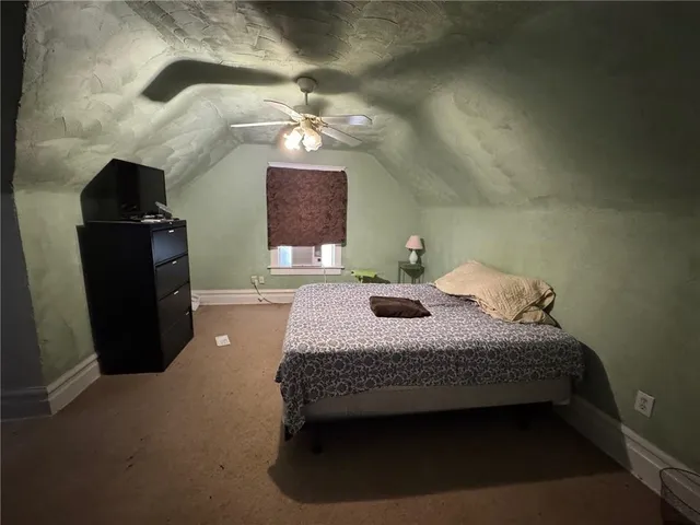 $200,000 | 1009 Southwest Huntoon Street, Topeka, KS 66604