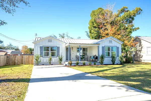 $2,300 | 307 North Palo Alto Avenue, Panama City, FL 32401