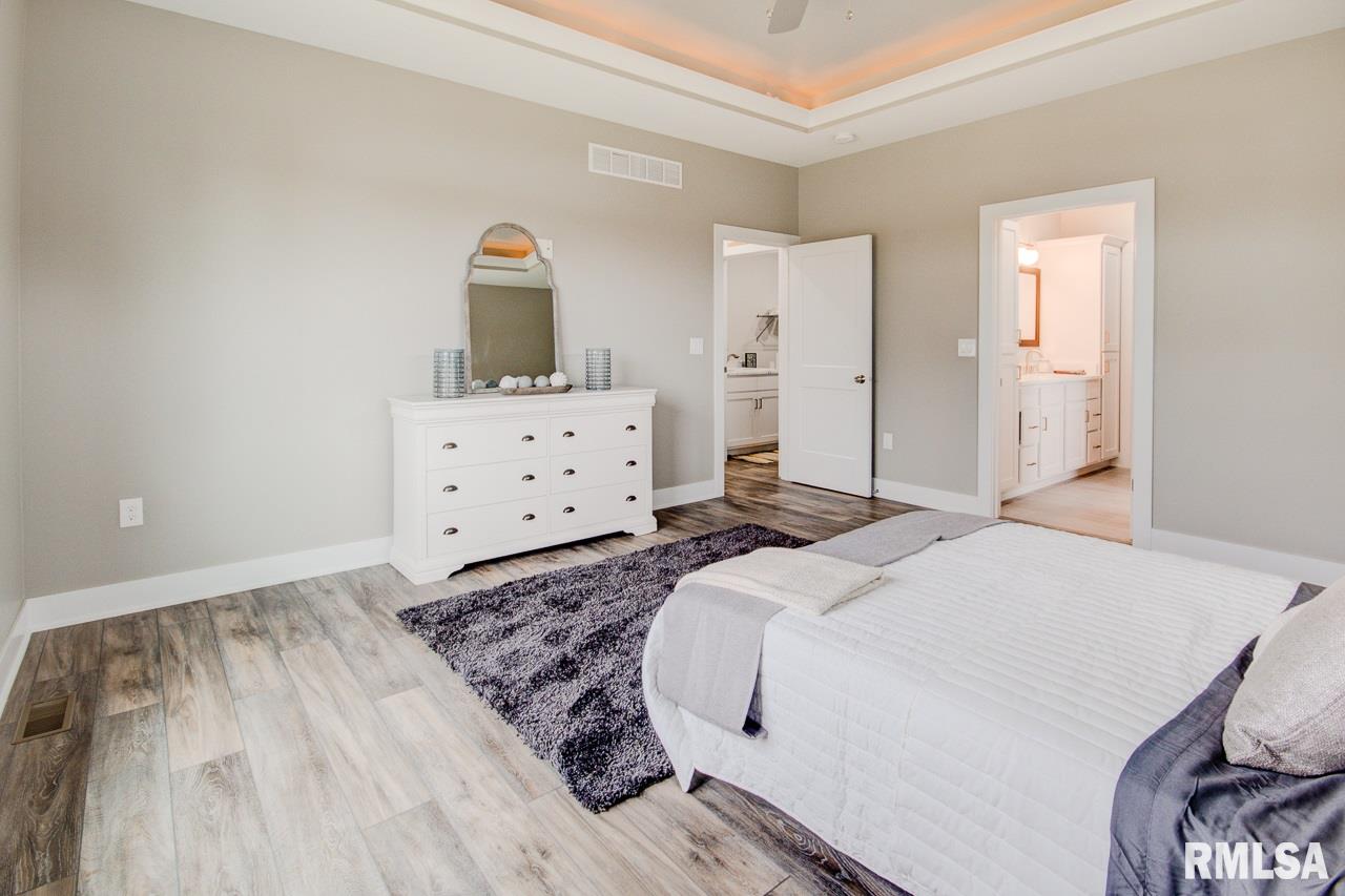 3623 Moencks Road Bettendorf, IA 52722 - Photo 20 of 36 Gallery Image 20