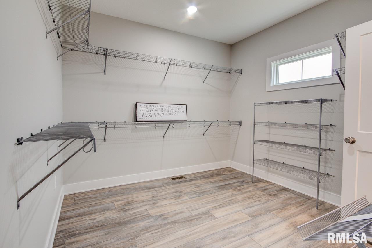 3623 Moencks Road Bettendorf, IA 52722 - Photo 23 of 36 Gallery Image 23
