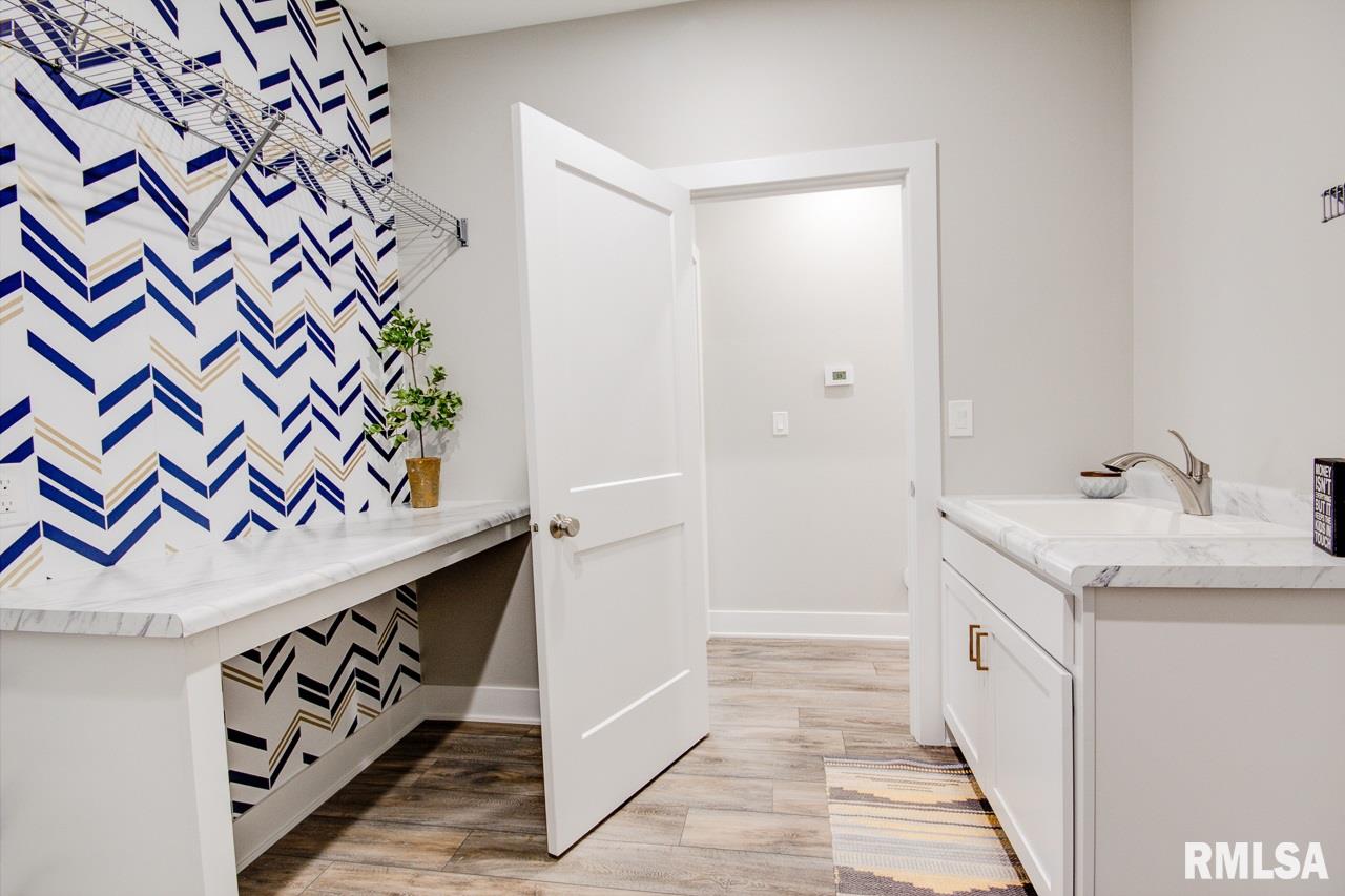 3623 Moencks Road Bettendorf, IA 52722 - Photo 25 of 36 Gallery Image 25