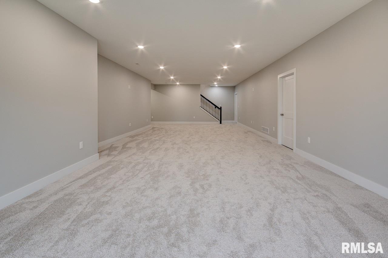 3623 Moencks Road Bettendorf, IA 52722 - Photo 33 of 36 Gallery Image 33