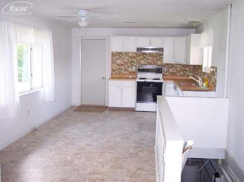 12218 East Coldwater Road Davison, MI 48423 - Photo 8 of 10 20197364-7.JPG
