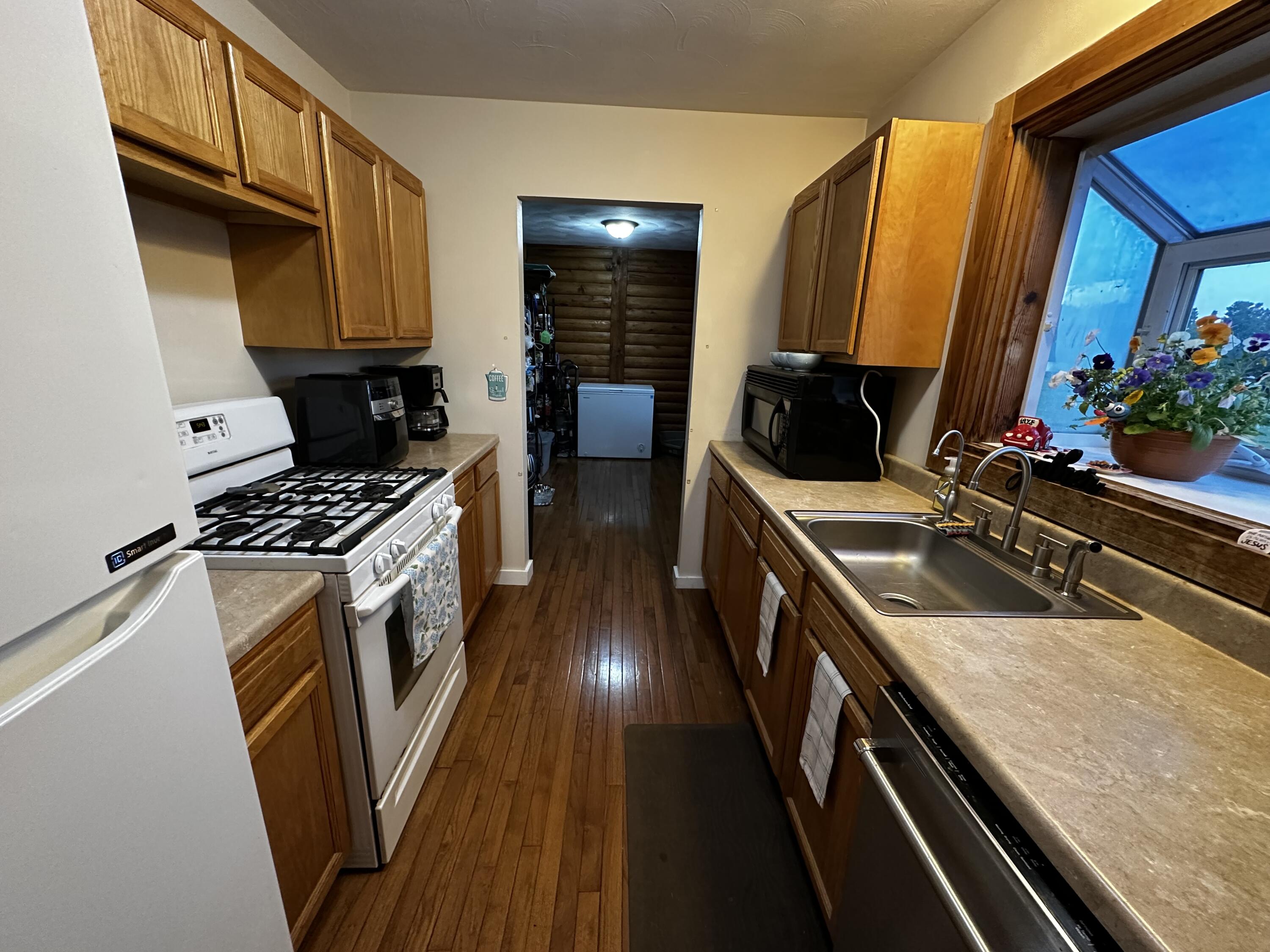 888 South Eifert Road Mason, MI 48854 - Photo 9 of 25 Kitchen