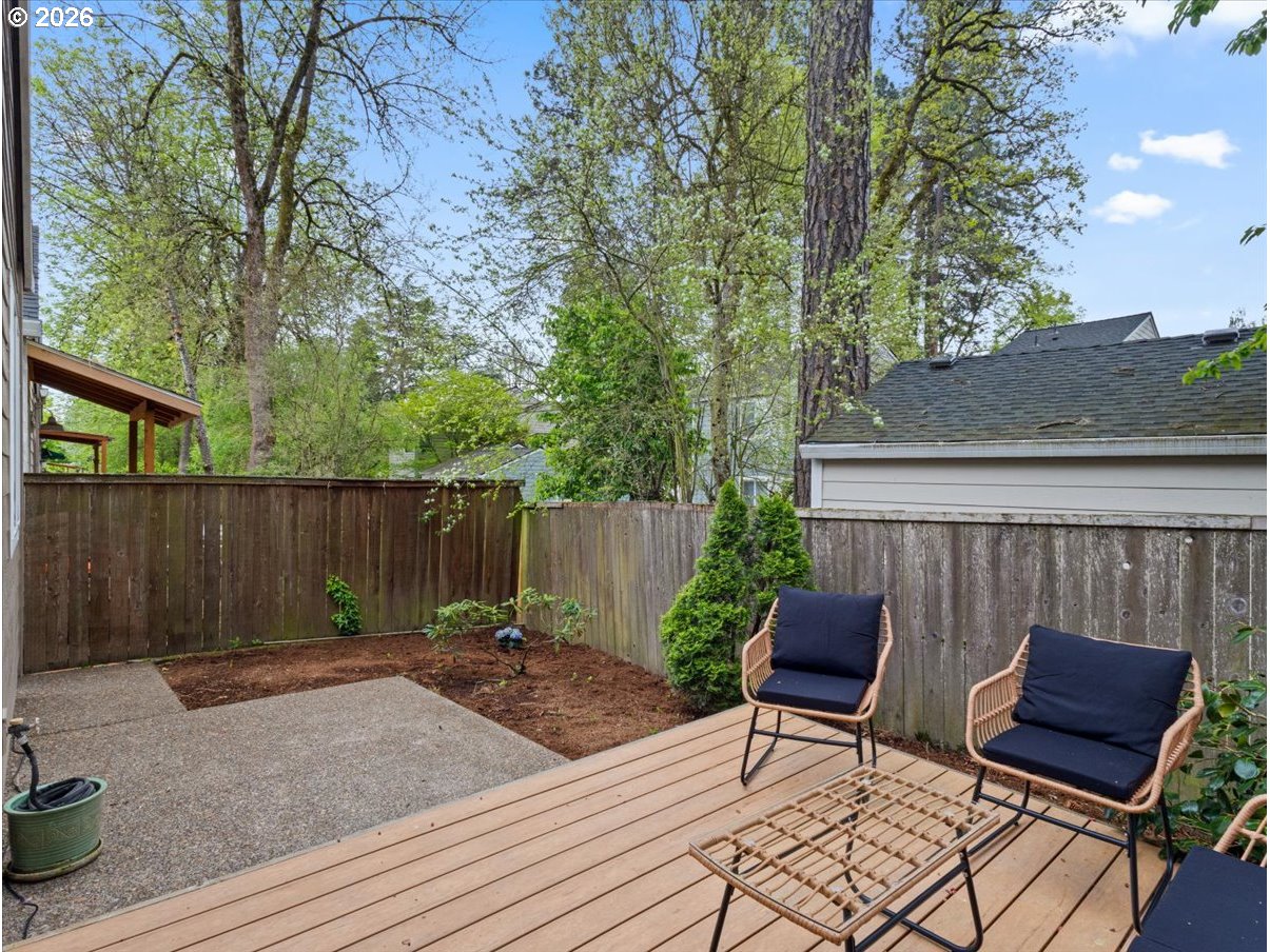 8830 Southwest Maple Court Portland, OR 97223 - Photo 27 of 33